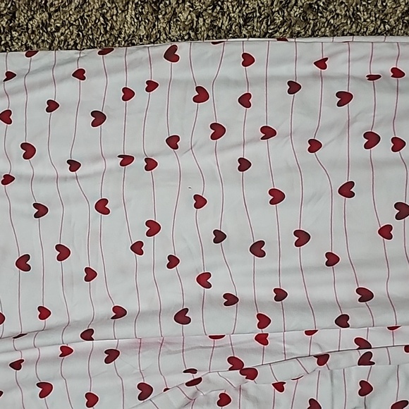 XL NWOT white pj pants eith red hearts and lines. Very soft! - Picture 2 of 2